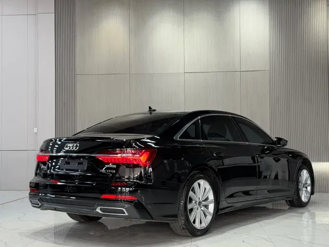 Audi A6L — Фото автомобиля 4