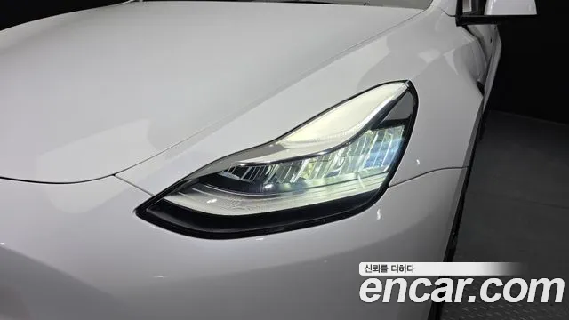 Tesla Model Y — Фото автомобиля 22