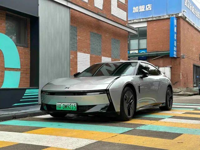 Xpeng P7 — Фото автомобиля 3