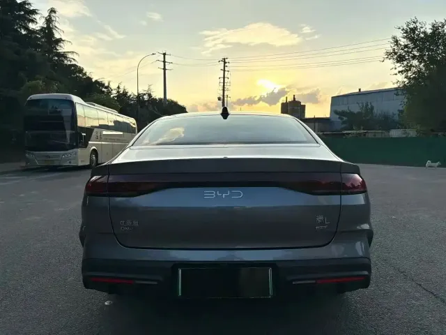 BYD Qin L 2024 DM-i 120KM Superior Edition — Фото автомобиля 9