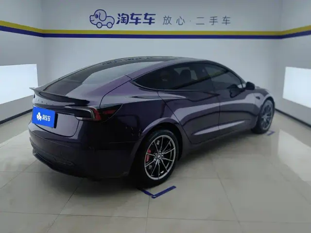 Tesla Model 3 — Фото автомобиля 3