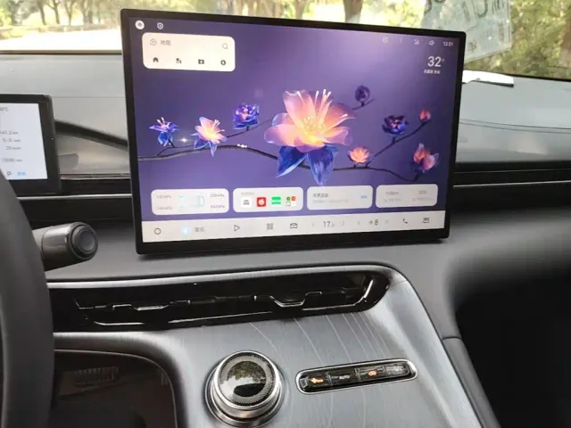 Geely Galaxy E5 — Фото автомобиля 12