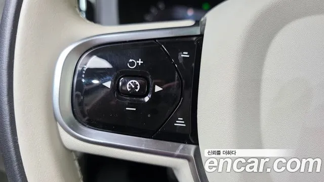 Volvo XC60 Generation 2 — Фото автомобиля 26