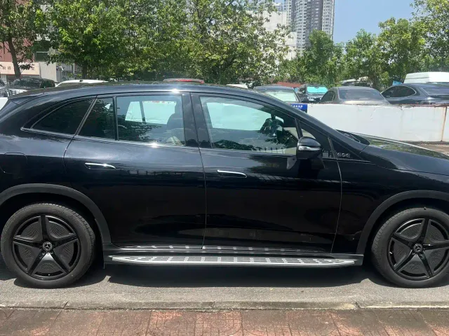 Mercedes-Benz EQE SUV — Фото автомобиля 4