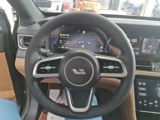 Li Auto ONE — Фото автомобиля 10