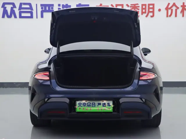Xiaomi SU7 — Фото автомобиля 22