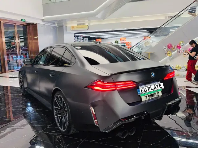 BMW M5 — Фото автомобиля 3