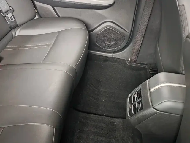 Dongfeng Fengshen E70 — Фото автомобиля 7