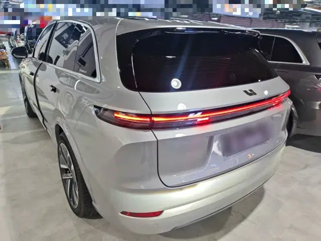 Li Auto L7 — Фото автомобиля 4