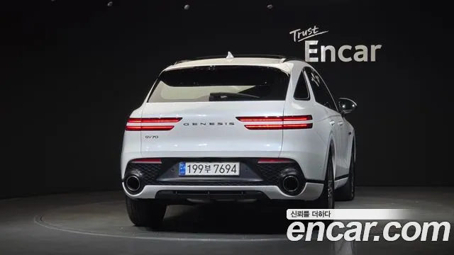 Genesis GV70 — Фото автомобиля 4