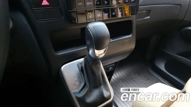 Hyundai Staria Staria — Фото автомобиля 9