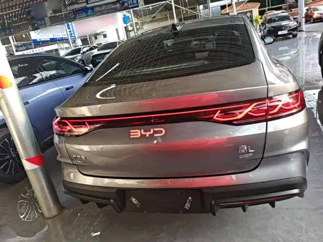 BYD Qin L — Фото автомобиля 5