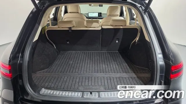 Genesis GV70 — Фото автомобиля 23