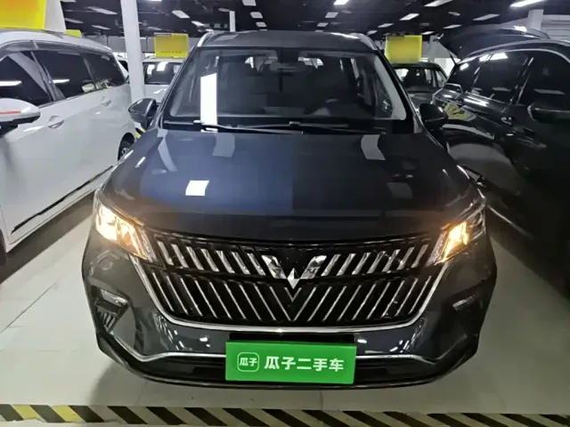 Wuling Jiachen — Фото автомобиля 2