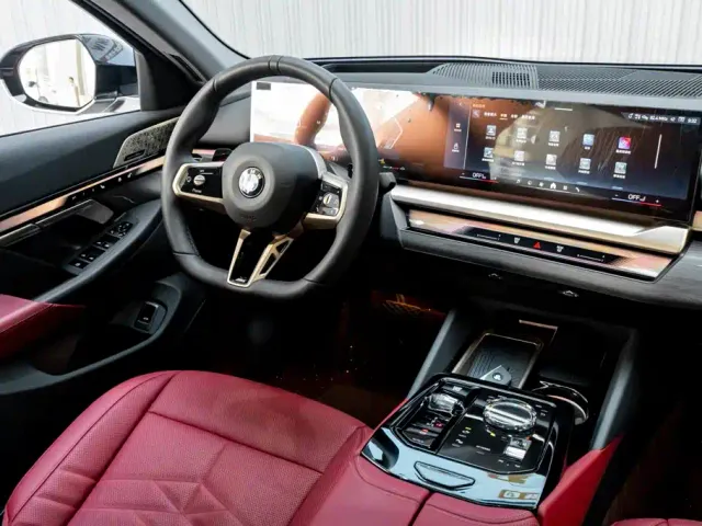 BMW 5 Series — Фото автомобиля 26