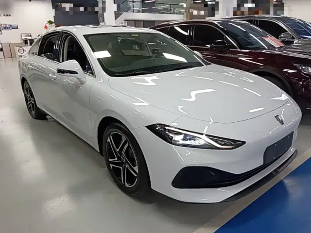 Roewe D7 — Фото автомобиля 3