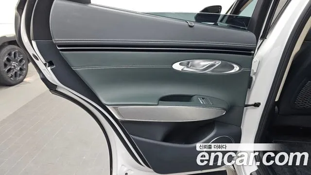 Genesis GV70 Electrified GV70 — Фото автомобиля 21