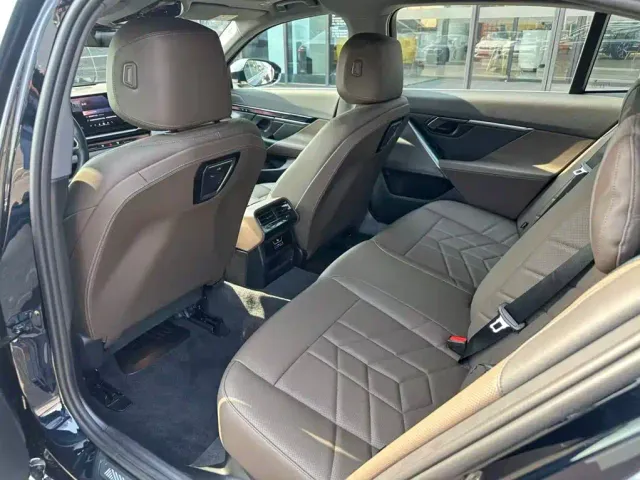 BMW i5 — Фото автомобиля 7