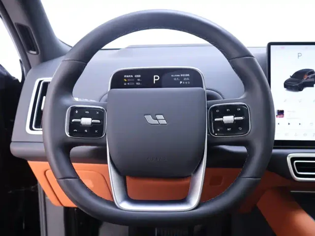 Li Auto L8 — Фото автомобиля 16