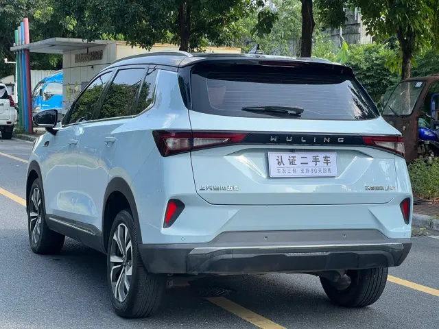 Wuling Asta — Фото автомобиля 7