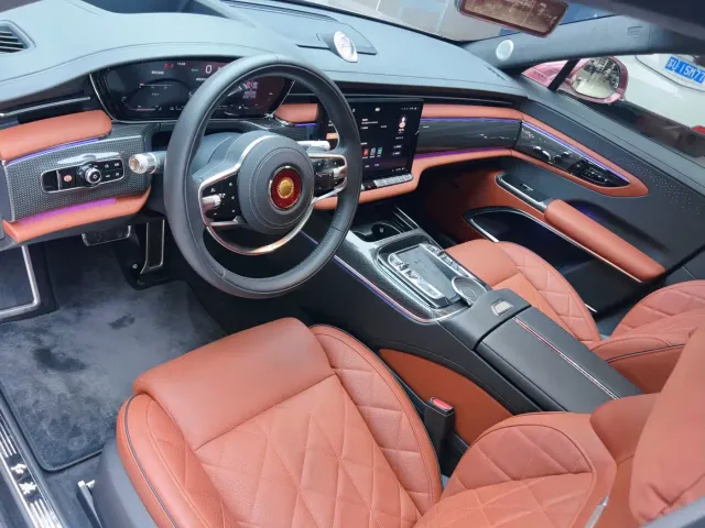 Hongqi Guoya — Фото автомобиля 10