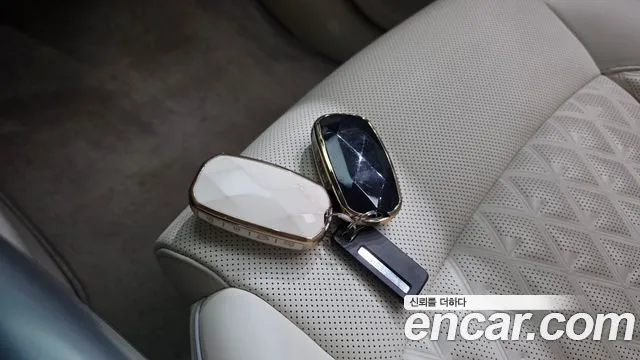 Genesis GV60 — Фото автомобиля 21