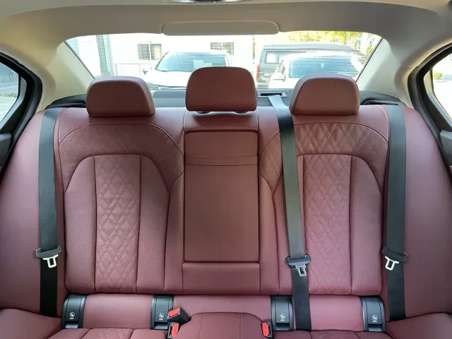BMW 3 Series — Фото автомобиля 9