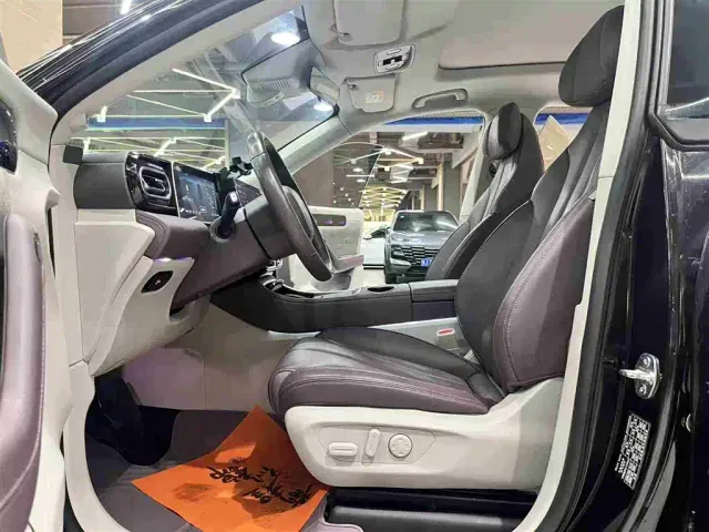 Leapmotor C11 — Фото автомобиля 24