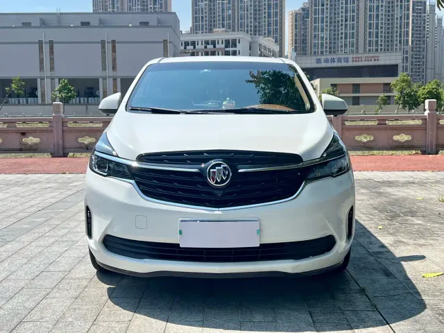 Buick GL8 — Фото автомобиля 2