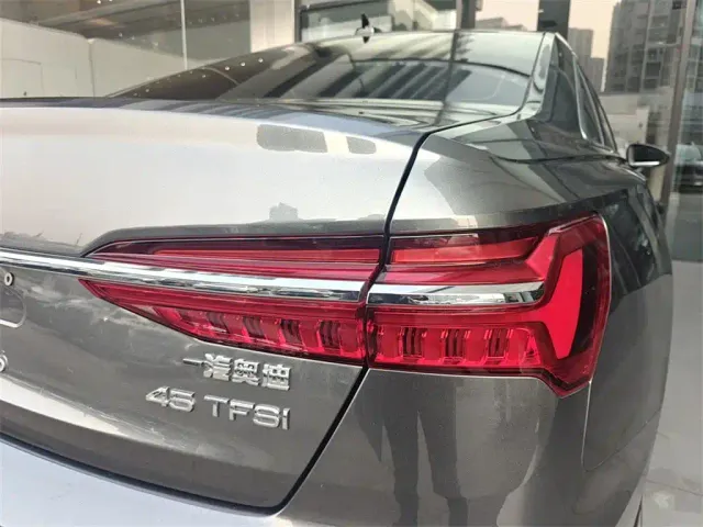 Audi A6L — Фото автомобиля 14