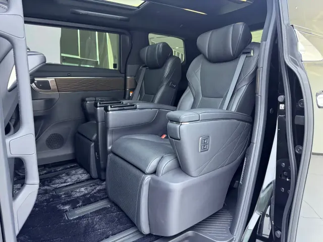 Toyota Alphard — Фото автомобиля 5