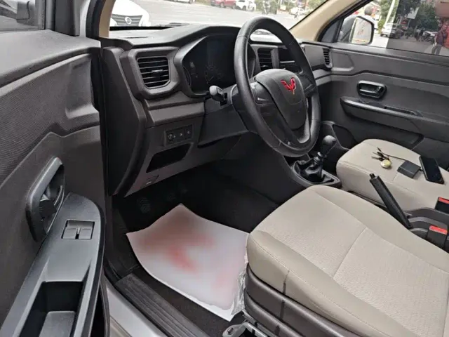 Wuling Hongguang V — Фото автомобиля 15
