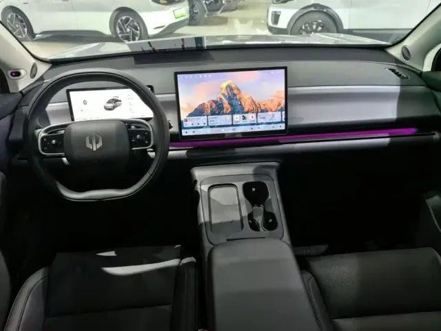 Leapmotor C10 — Фото автомобиля 9