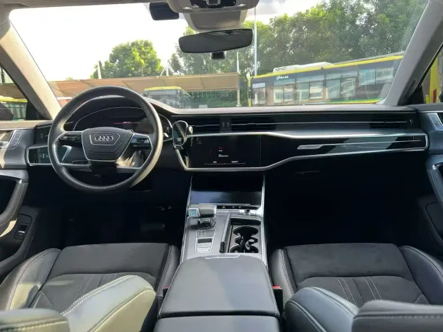 Audi A7L — Фото автомобиля 5