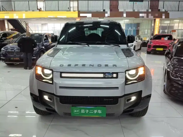 Land Rover Defender — Фото автомобиля 2