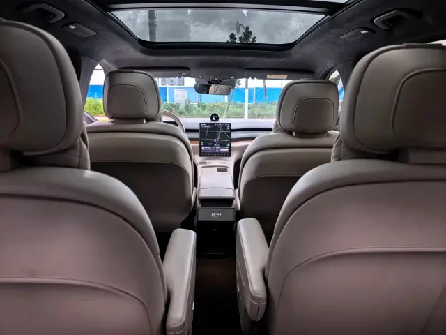 Nio ES8 — Фото автомобиля 18
