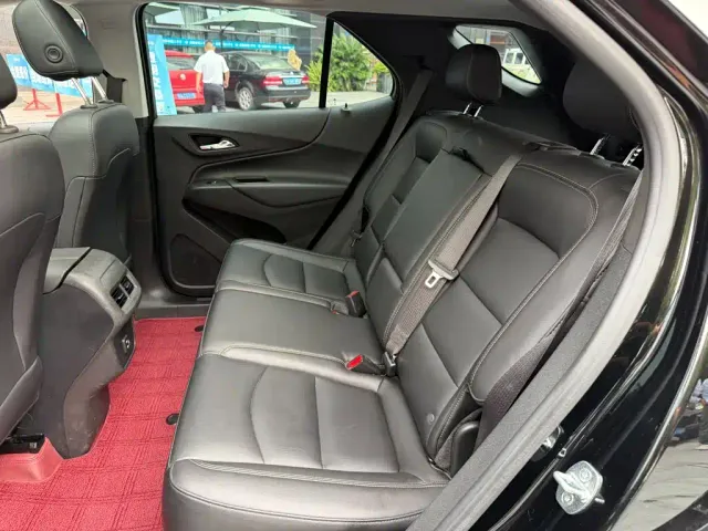 Chevrolet Equinox — Фото автомобиля 12