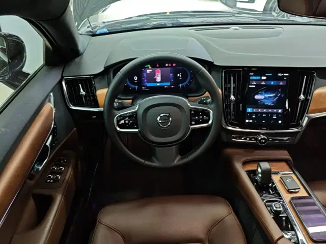 Volvo S90 — Фото автомобиля 10