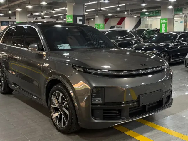 Li Auto L8 — Фото автомобиля 3