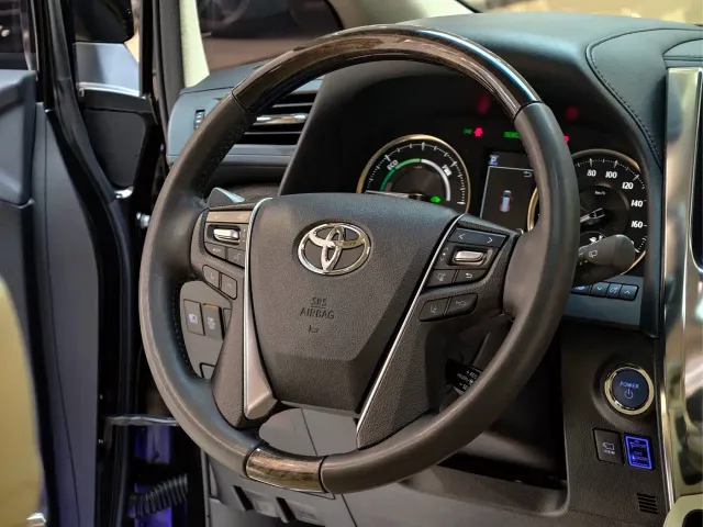 Toyota Vellfire — Фото автомобиля 22