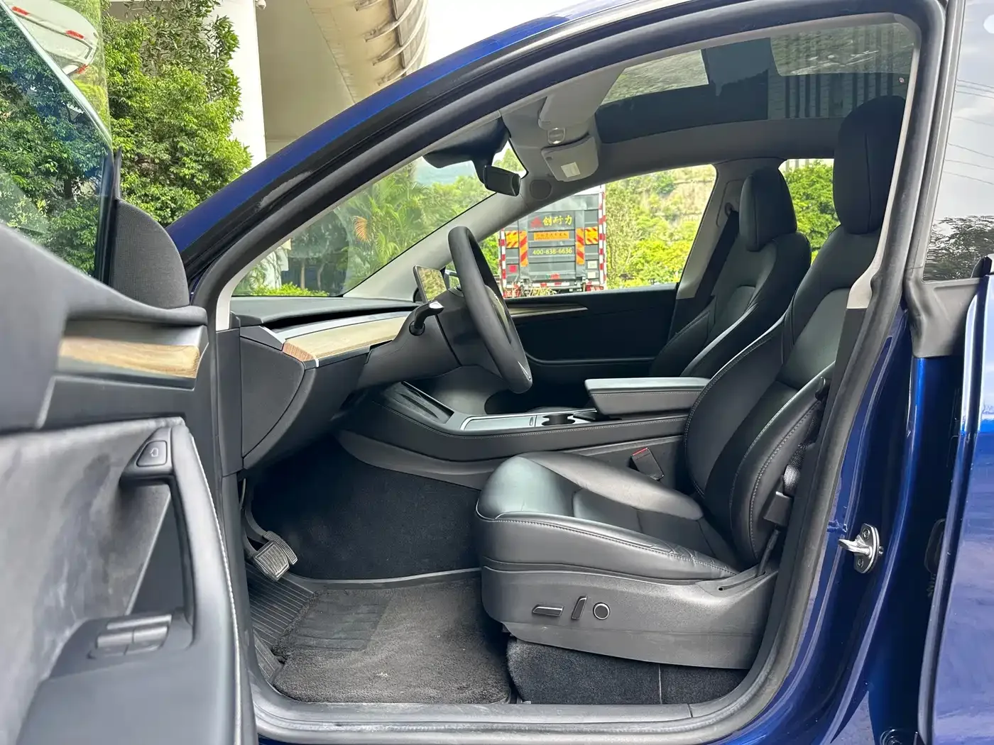 Tesla Model Y 2022 Facelift Long Range All-Wheel Drive Version — Фото автомобиля 9