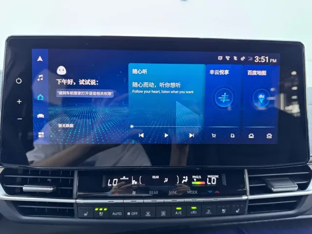 Toyota Sienna — Фото автомобиля 10