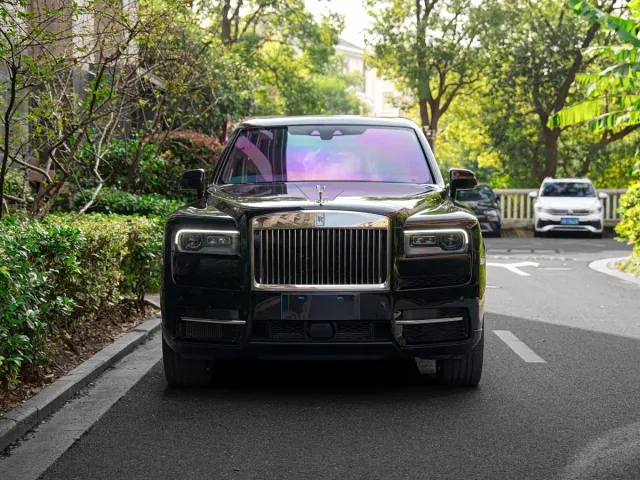 Rolls-Royce Cullinan — Фото автомобиля 3
