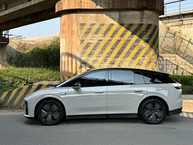 Li Auto i6 — Фото автомобиля 3
