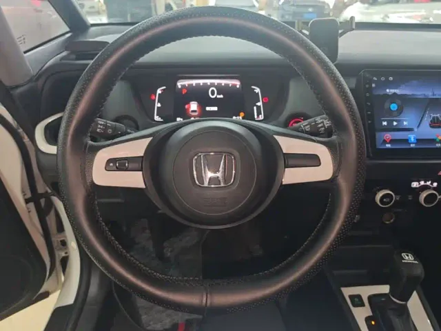 Honda Fit — Фото автомобиля 10