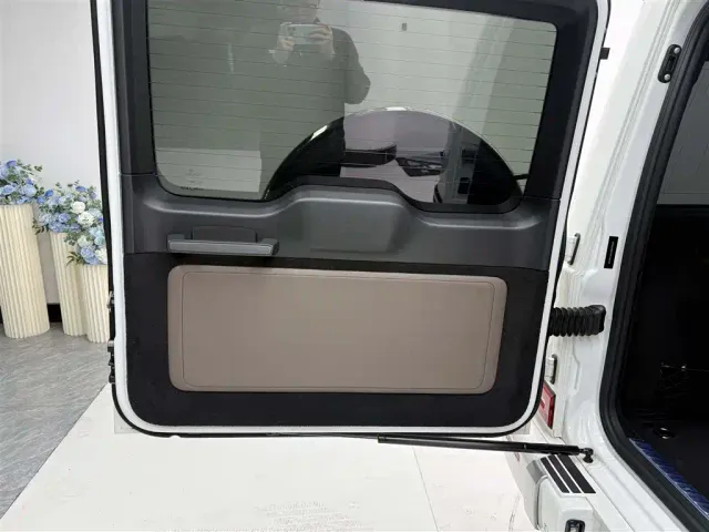 Mercedes-Benz G-Class — Фото автомобиля 18