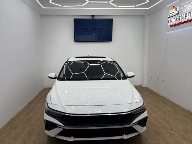 Hyundai Elantra — Фото автомобиля 2