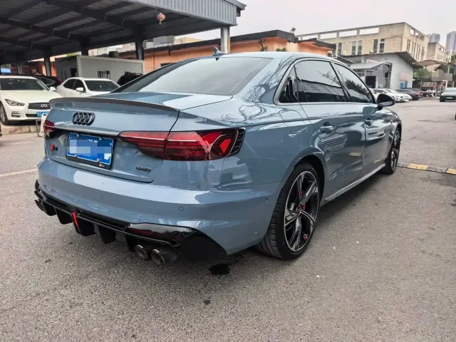Audi A4L — Фото автомобиля 15