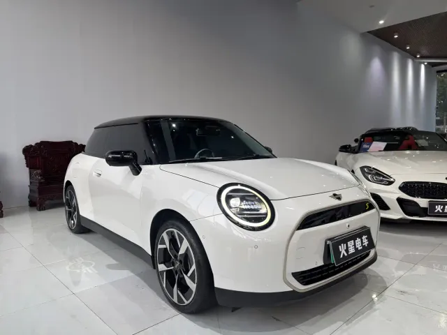 MINI Cooper — Фото автомобиля 2