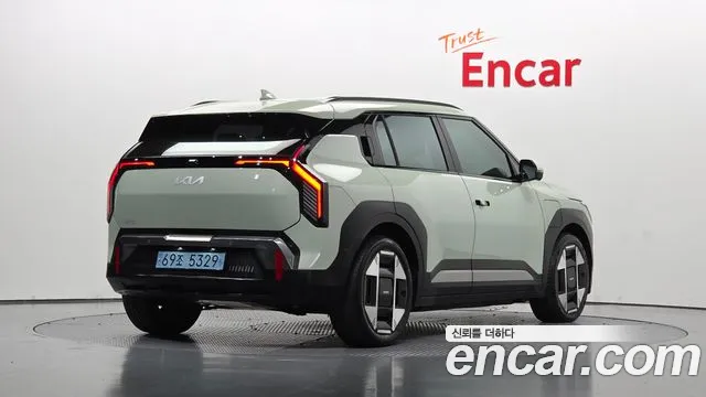 Kia EV3 — Фото автомобиля 2